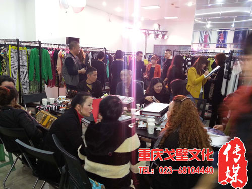 戈壁传媒―2013年11月17日成功策划执行了深圳扬毅时尚贸易有限公司新品时装发布会